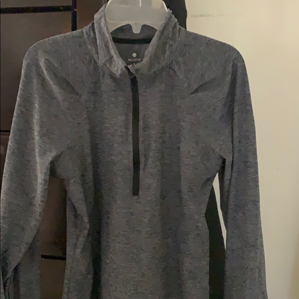 Athletic pullover